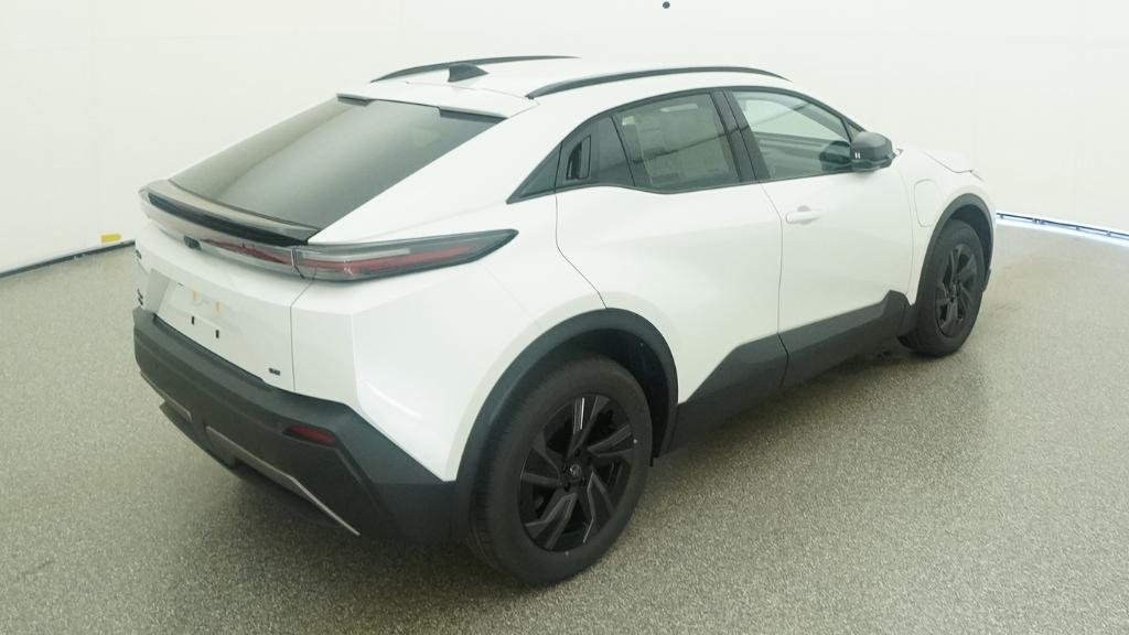 New 2026 Wind Chill Pearl Toyota SE image 5