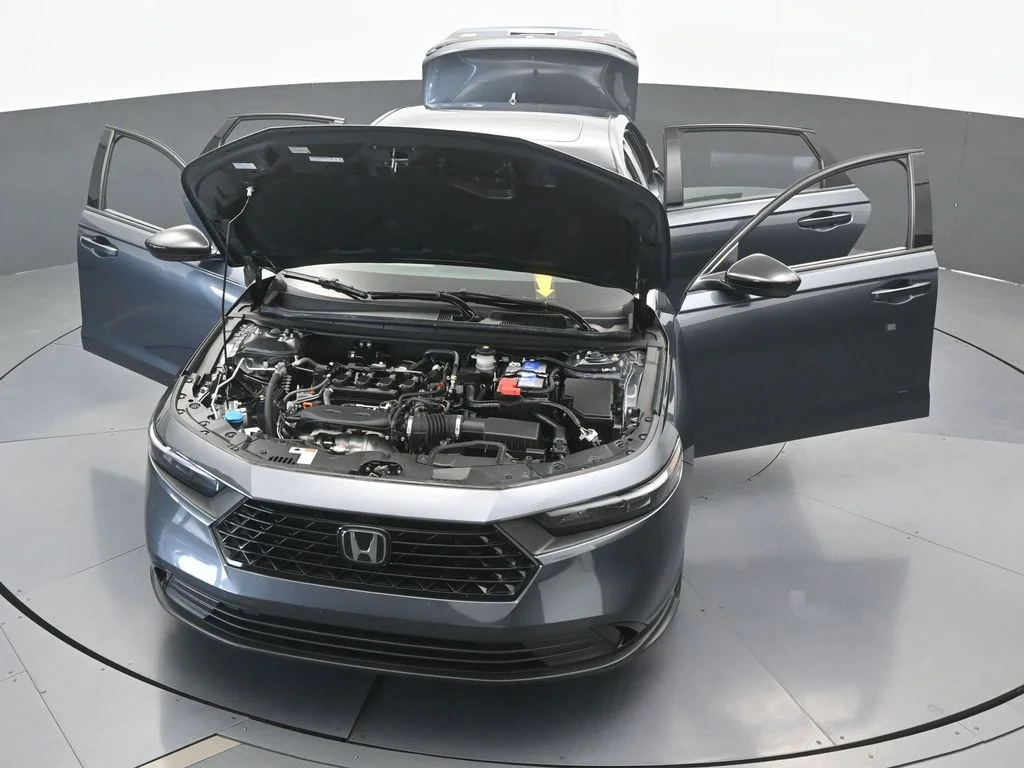 Used 2025 Gray Honda SE image 69