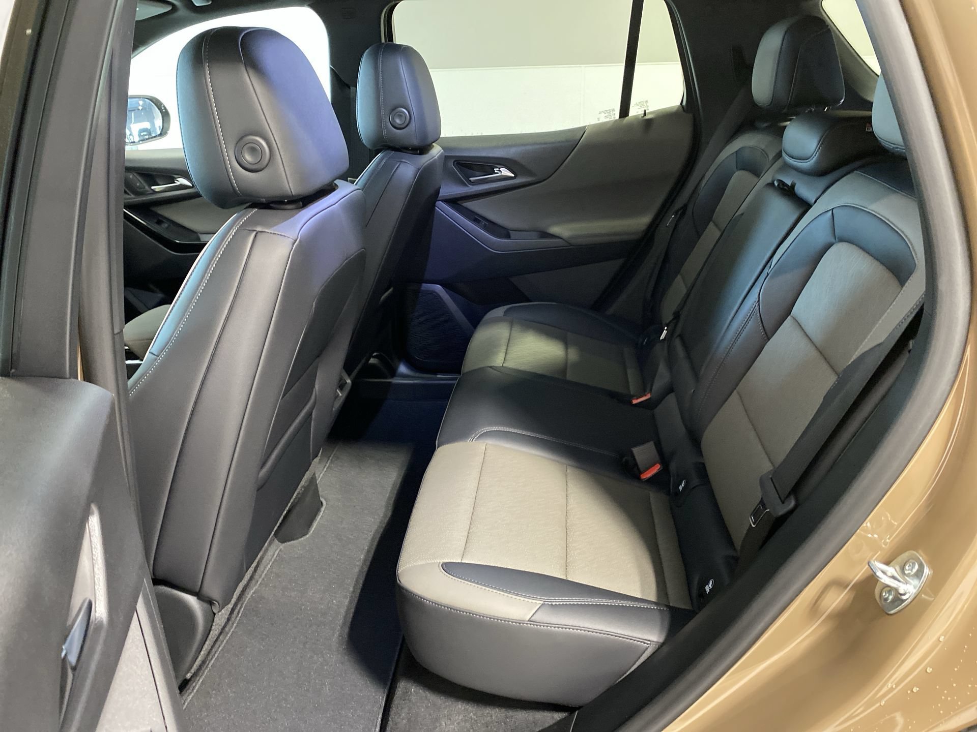 2027 Chevrolet Equinox LT - Photo 23