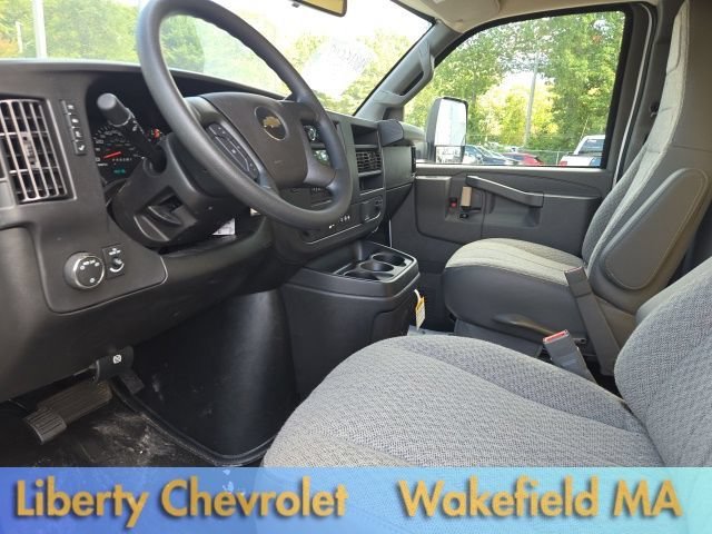 Used 2024 Summit White Chevrolet 2WT image 12