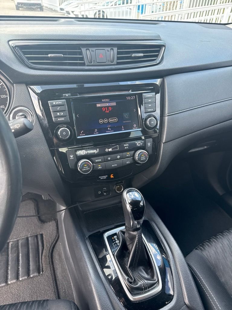 Used 2018 White Nissan SV image 16