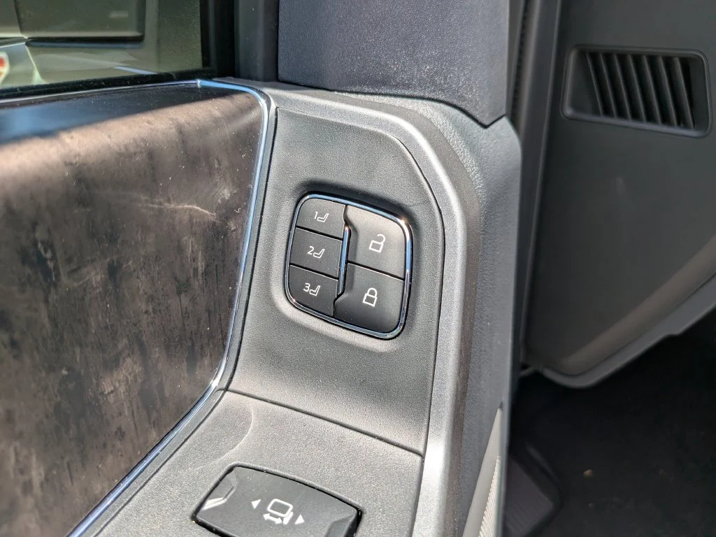 New 2026 Star White Metallic Tri-Coat Ford F-250® Lariat® image 27