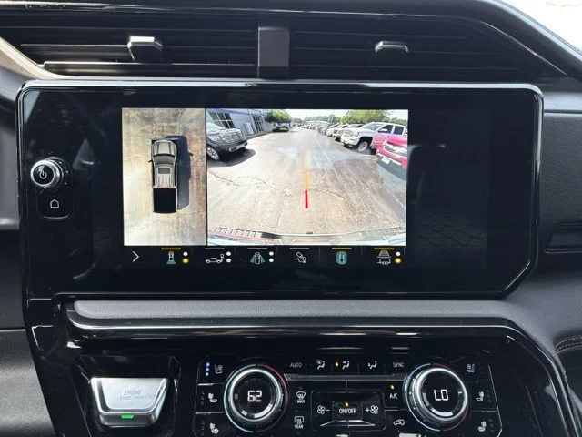 Used 2022 White GMC AT4 image 45