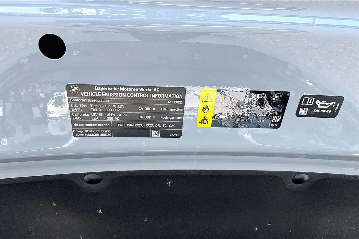 Used 2022  BMW xDrive image 32