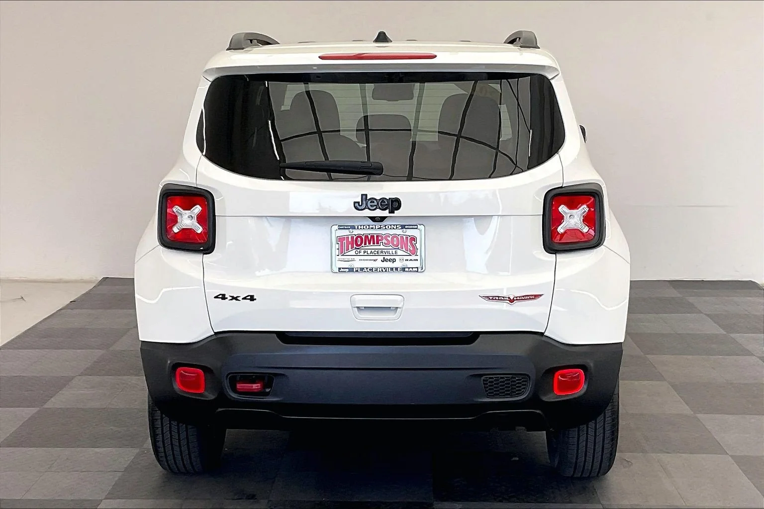 Used 2023 Alpine White Clearcoat Jeep Trailhawk image 3