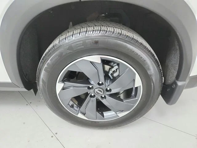 Used 2024 White Nissan SV image 48