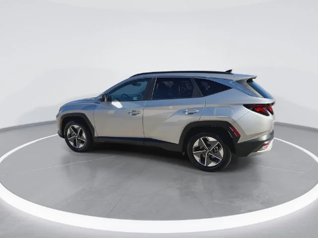 Used 2025 Silver Hyundai SEL image 6