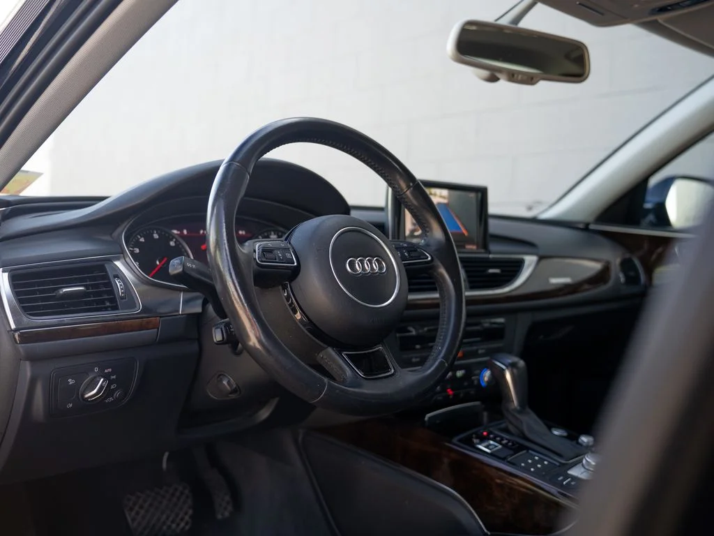 Used 2018 Blue Audi 2.0T Premium image 4