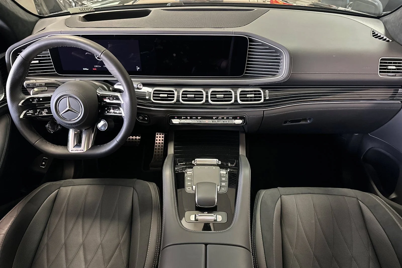 Used 2025  Mercedes-Benz AMG® GLS 63 image 13