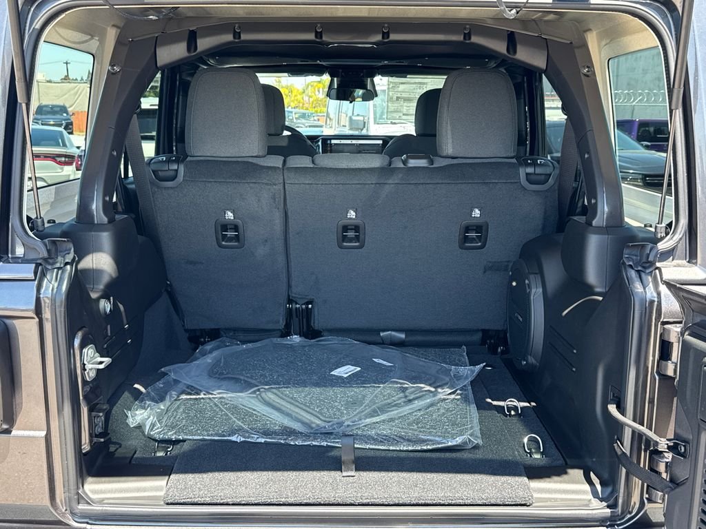 New 2026 Granite Crystal Metallic Clear-Coat Exterior Paint Jeep 85th Anniversary Edition image 13