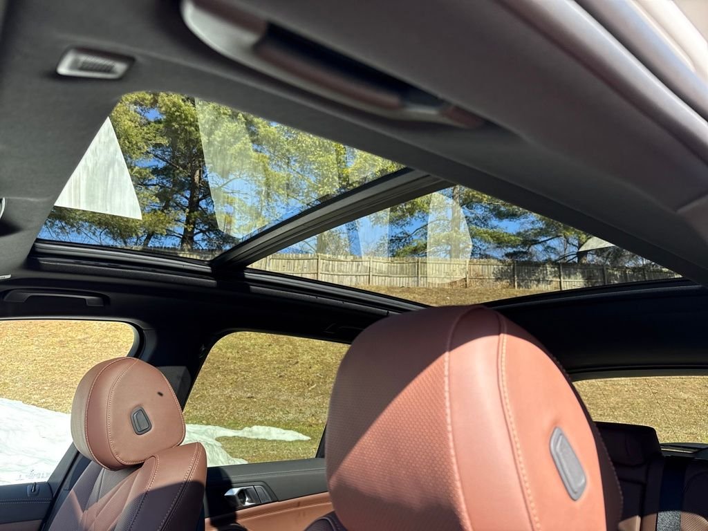 New 2026 White BMW xDrive40i image 20