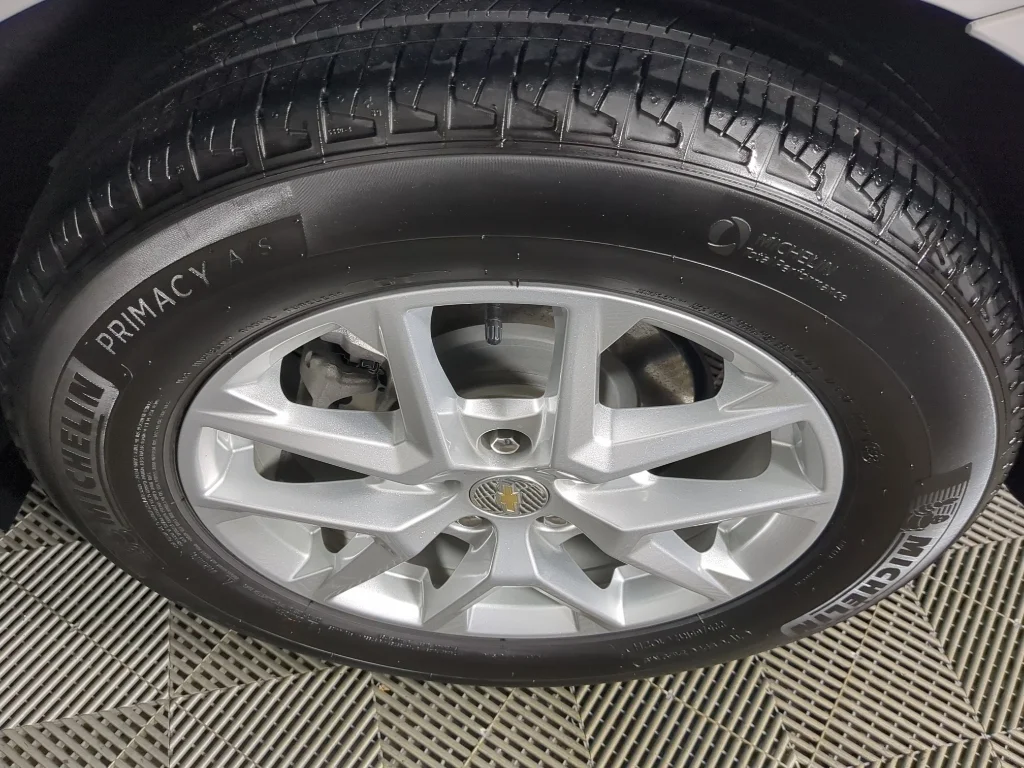 Used 2023 Summit White Chevrolet LT image 16