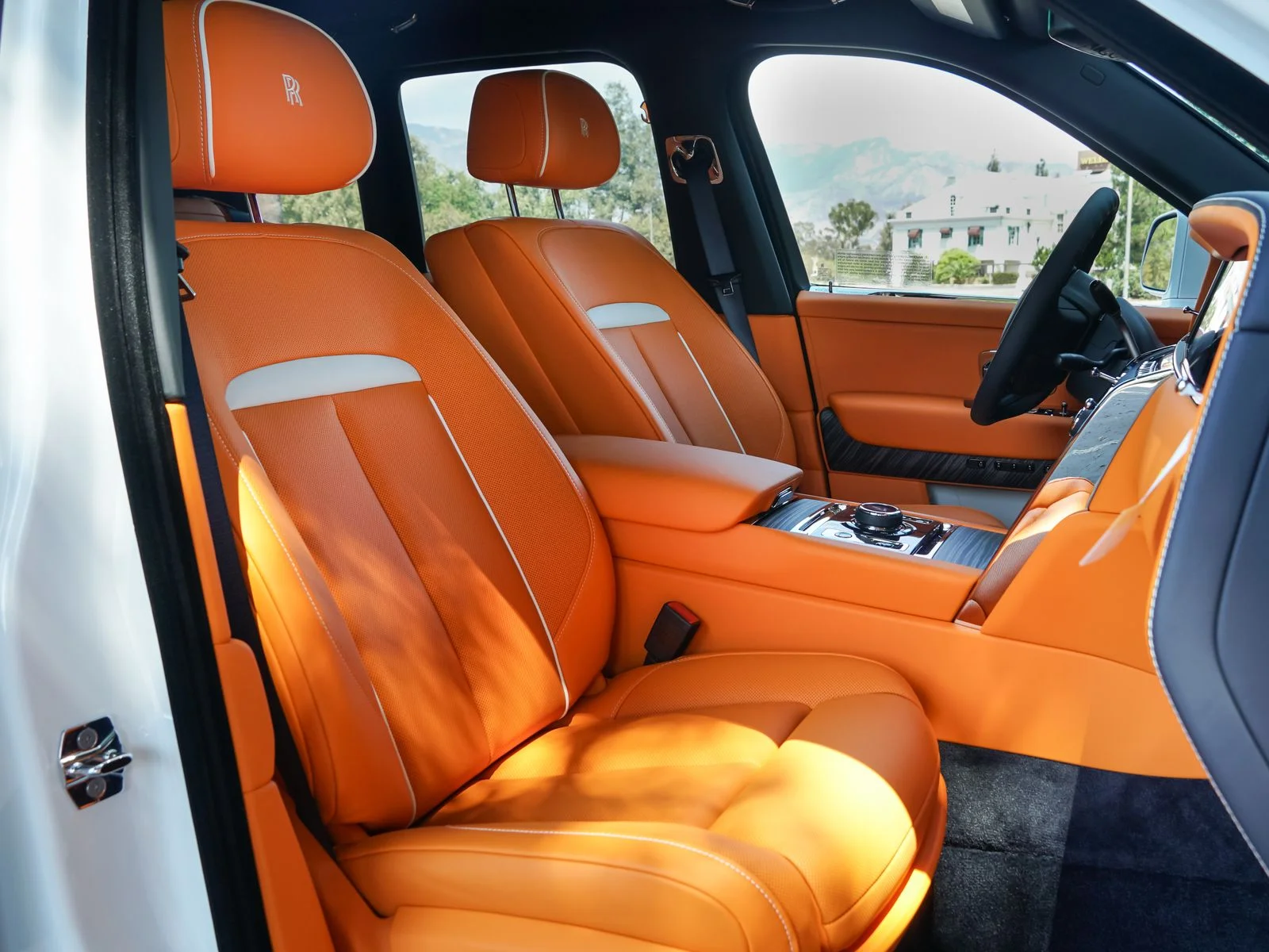 New 2026 Arctic White Rolls-Royce  image 29