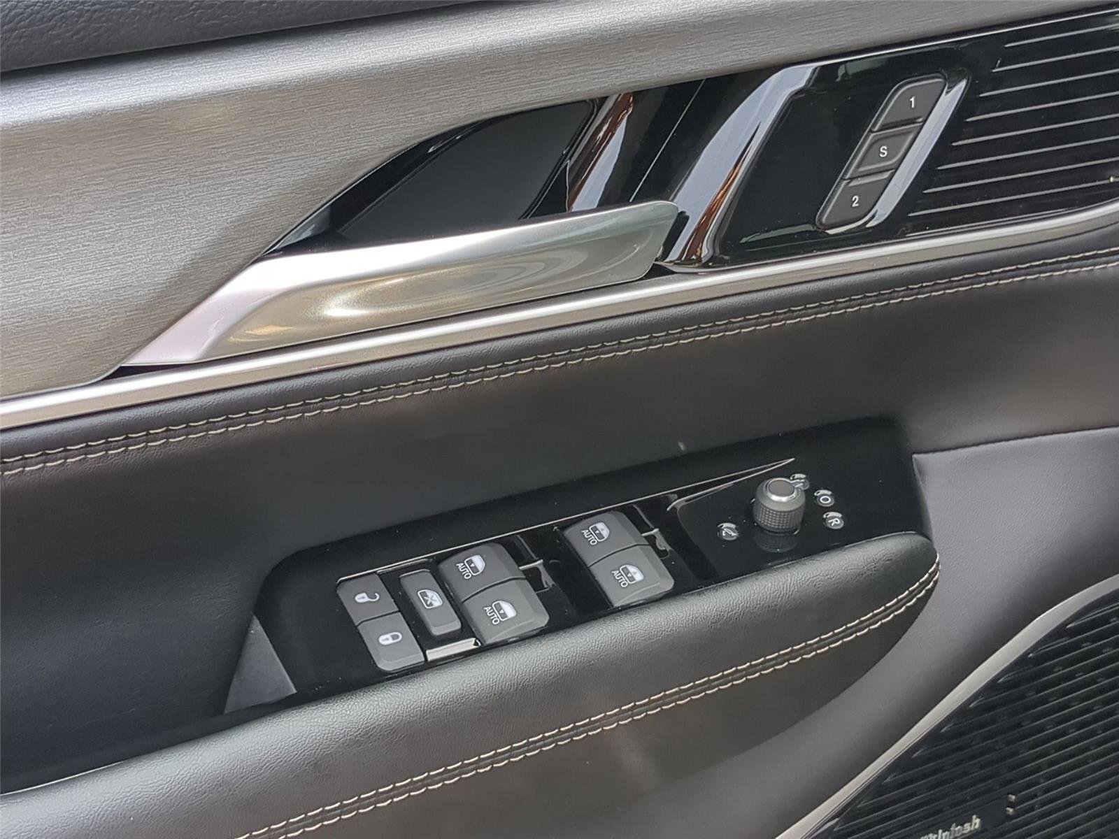 New 2026 High Gloss Black Exterior Paint Jeep Limited Altitude image 12