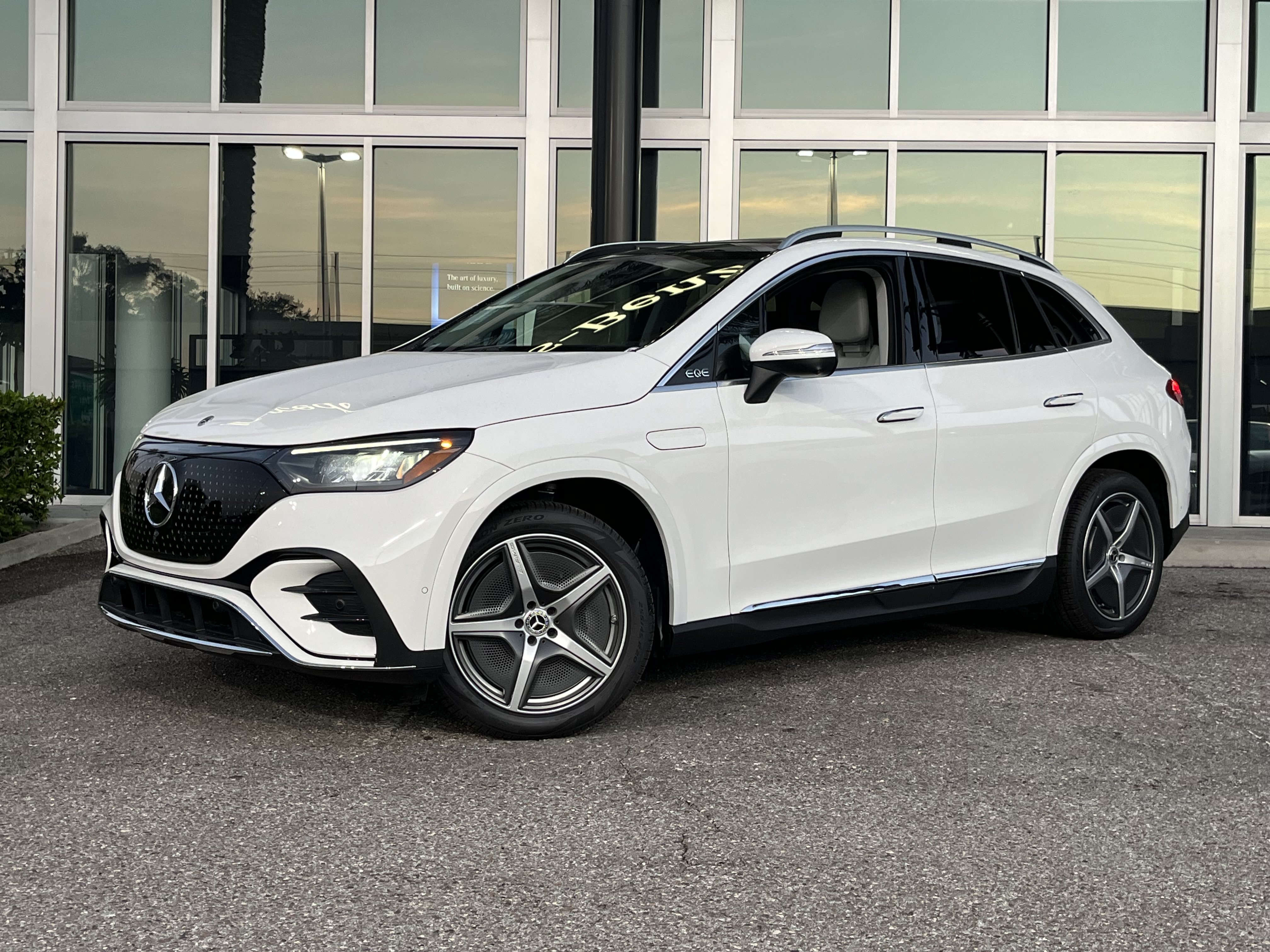 New 2026 POLAR WHITE Mercedes-Benz EQE 320 image 2