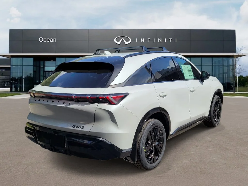 New 2027 White INFINITI SPORT image 3