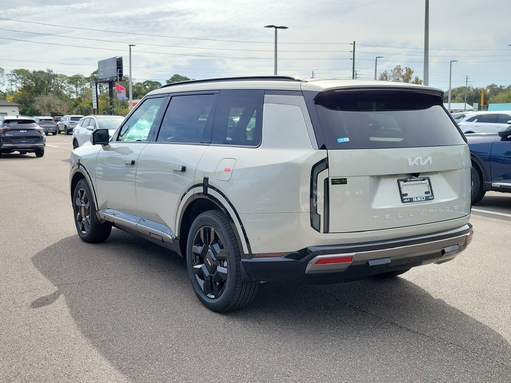 New 2027 Ivory Silver Kia SX image 4