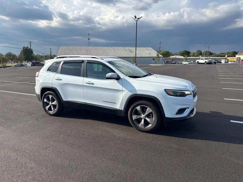 Used 2019 White Jeep Limited image 16