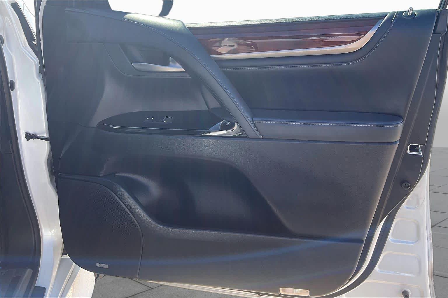 Used 2021 Eminent White Pearl Lexus  image 21
