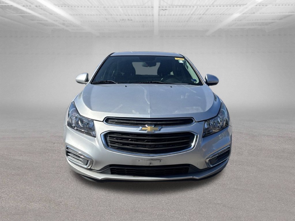 Used 2015 Silver Chevrolet 1LT image 2