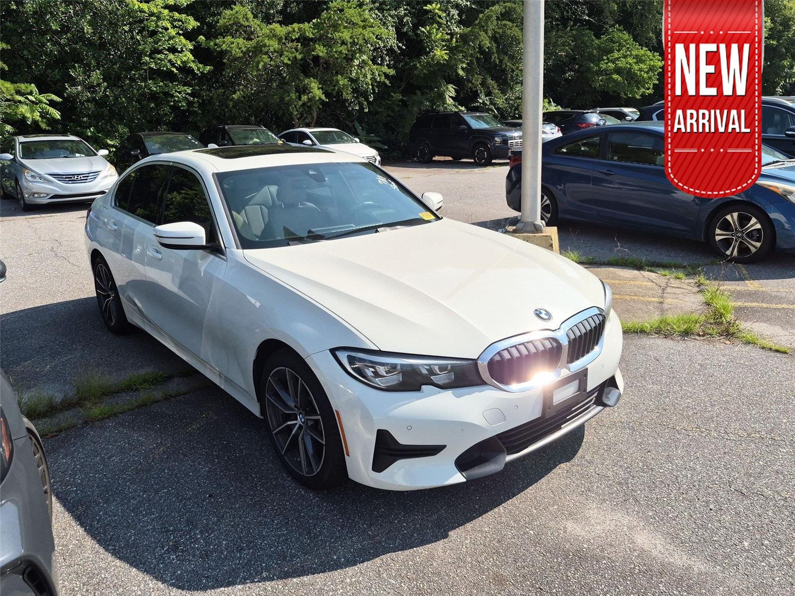 Used 2019 Alpine White BMW 330i image 1