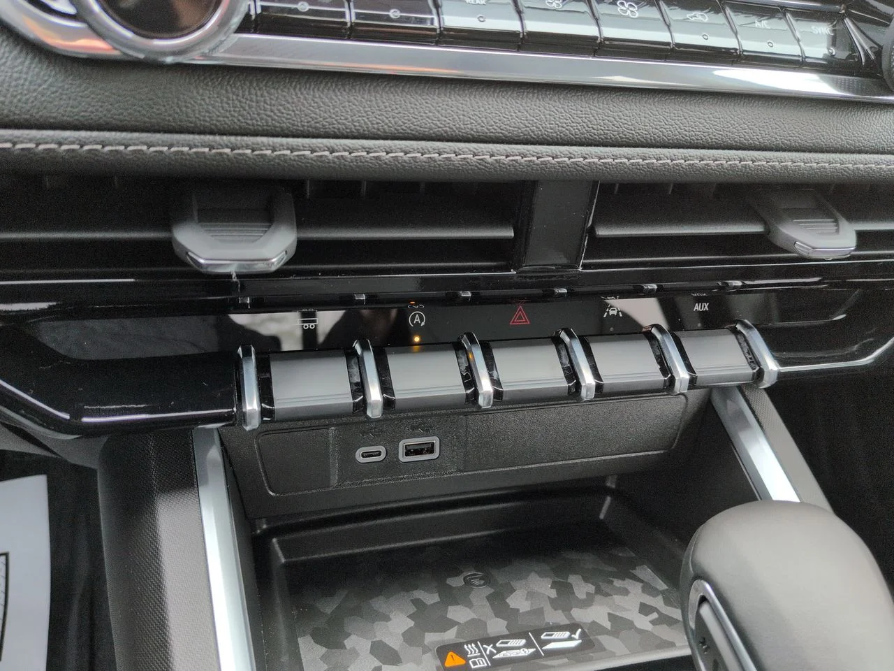 2026 Chevrolet Colorado LT - Photo 35