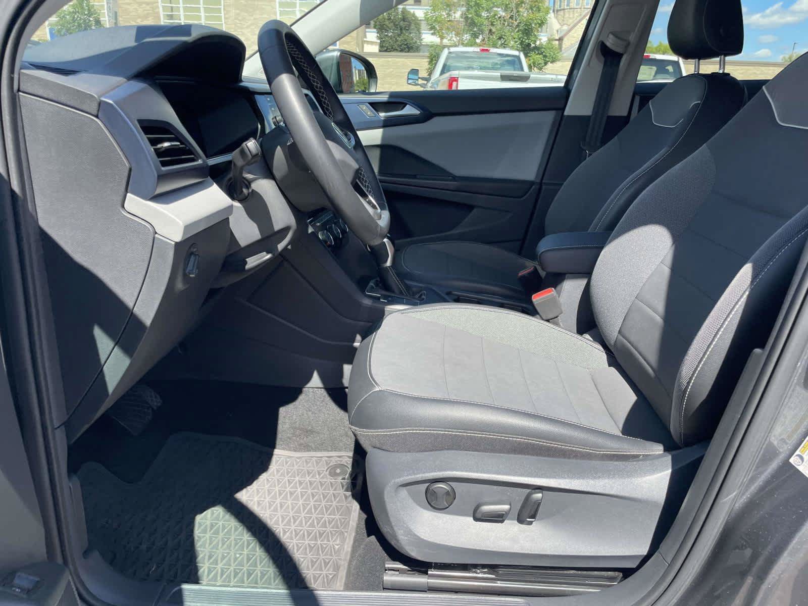 Used 2023 Platinum Gray Metallic Volkswagen SE image 22