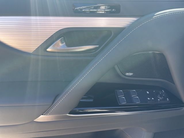 2026 Lexus LX 700h F-Sport - Photo 20
