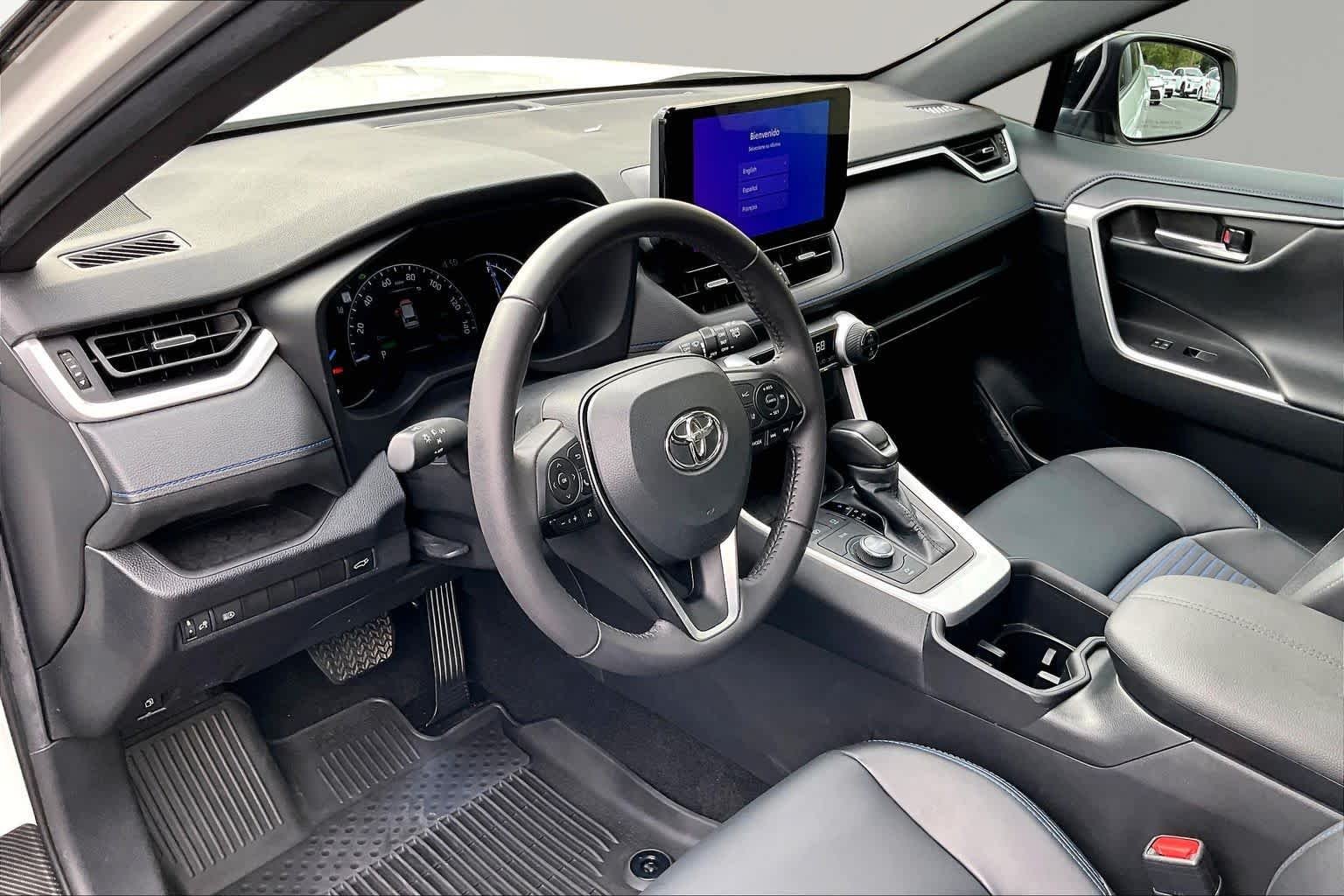 Used 2023 Wind Chill Pearl/Midnight Black Metallic Toyota Hybrid XSE image 18