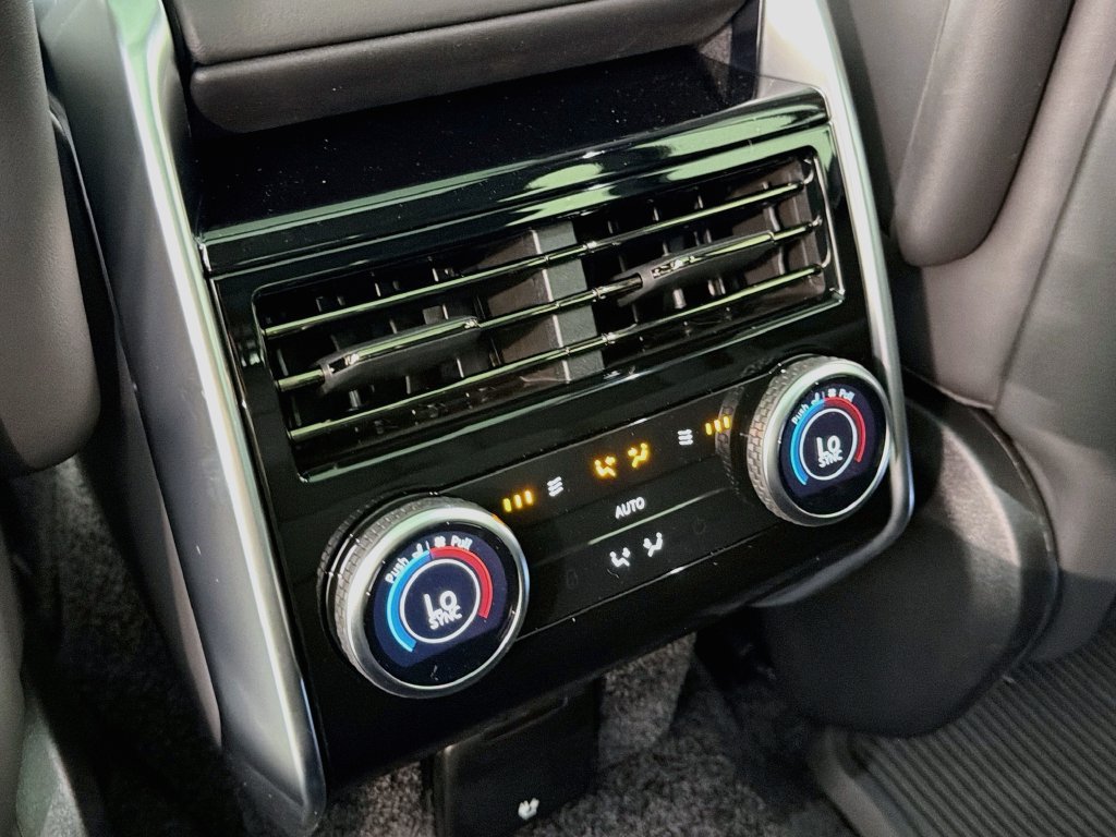 New 2027 Santorini Black Land Rover SE image 27