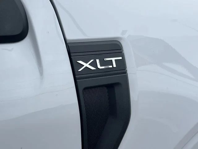 New 2026 Oxford White Ford XLT image 14