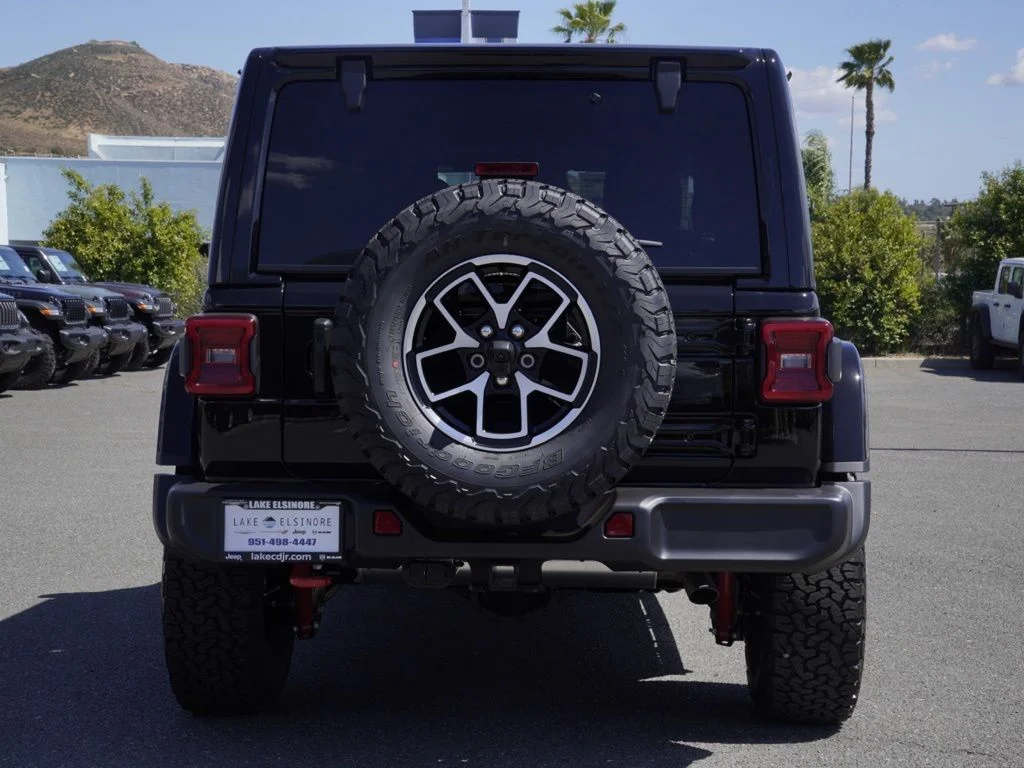 New 2026 Black Clear-Coat Exterior Paint Jeep Rubicon image 4