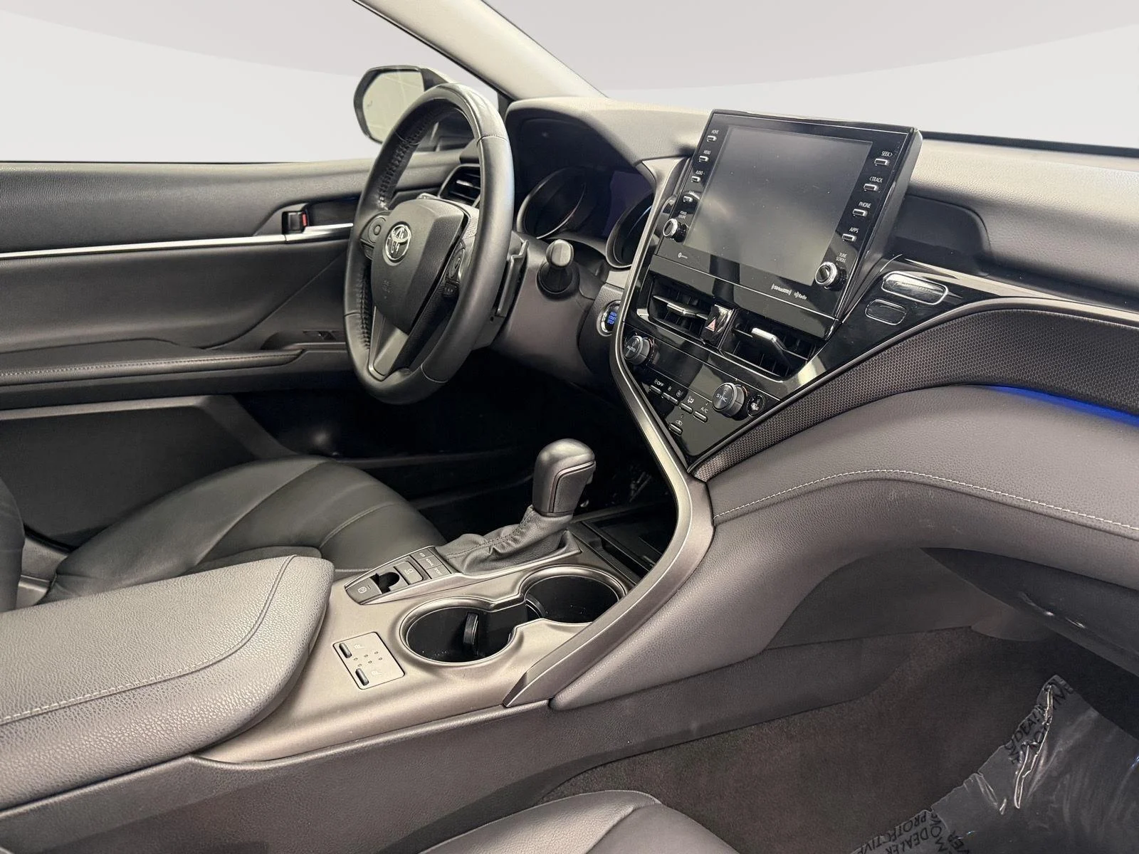 Used 2021 Wind Chill Pearl Toyota XSE image 24