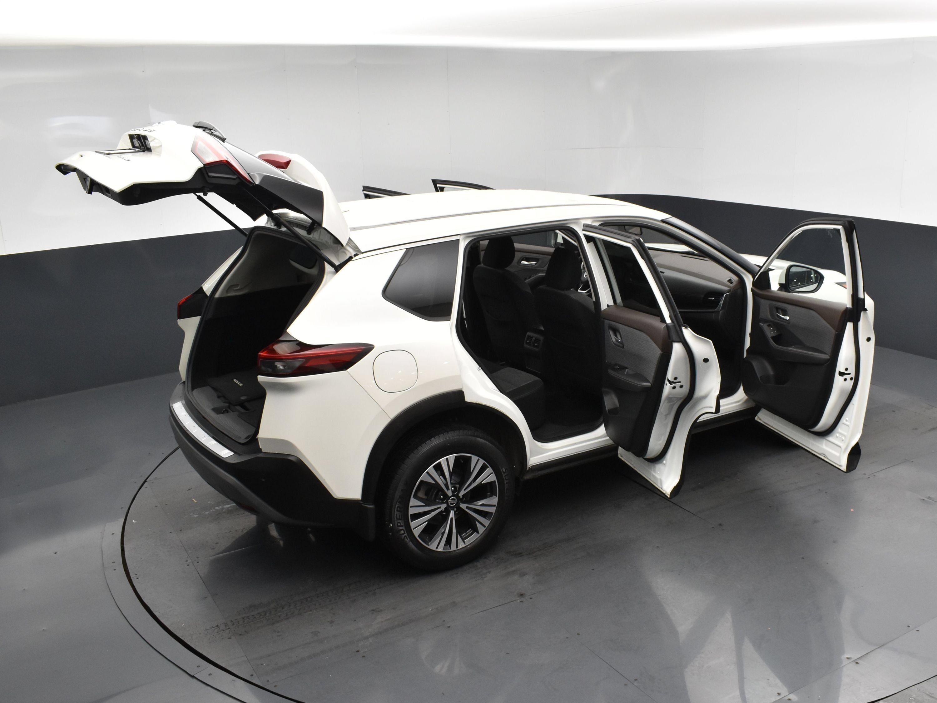 Used 2021 Pearl White Tricoat Nissan SV image 23