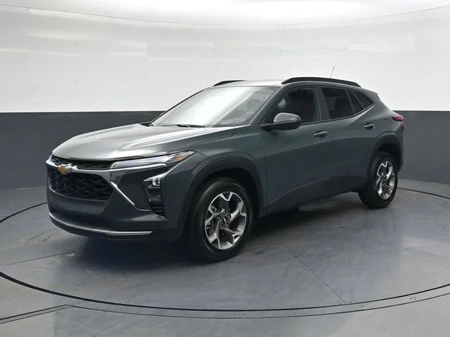 Used 2025 Gray Chevrolet LT image 9
