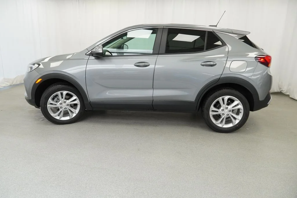 Used 2023 Gray Buick Preferred image 10