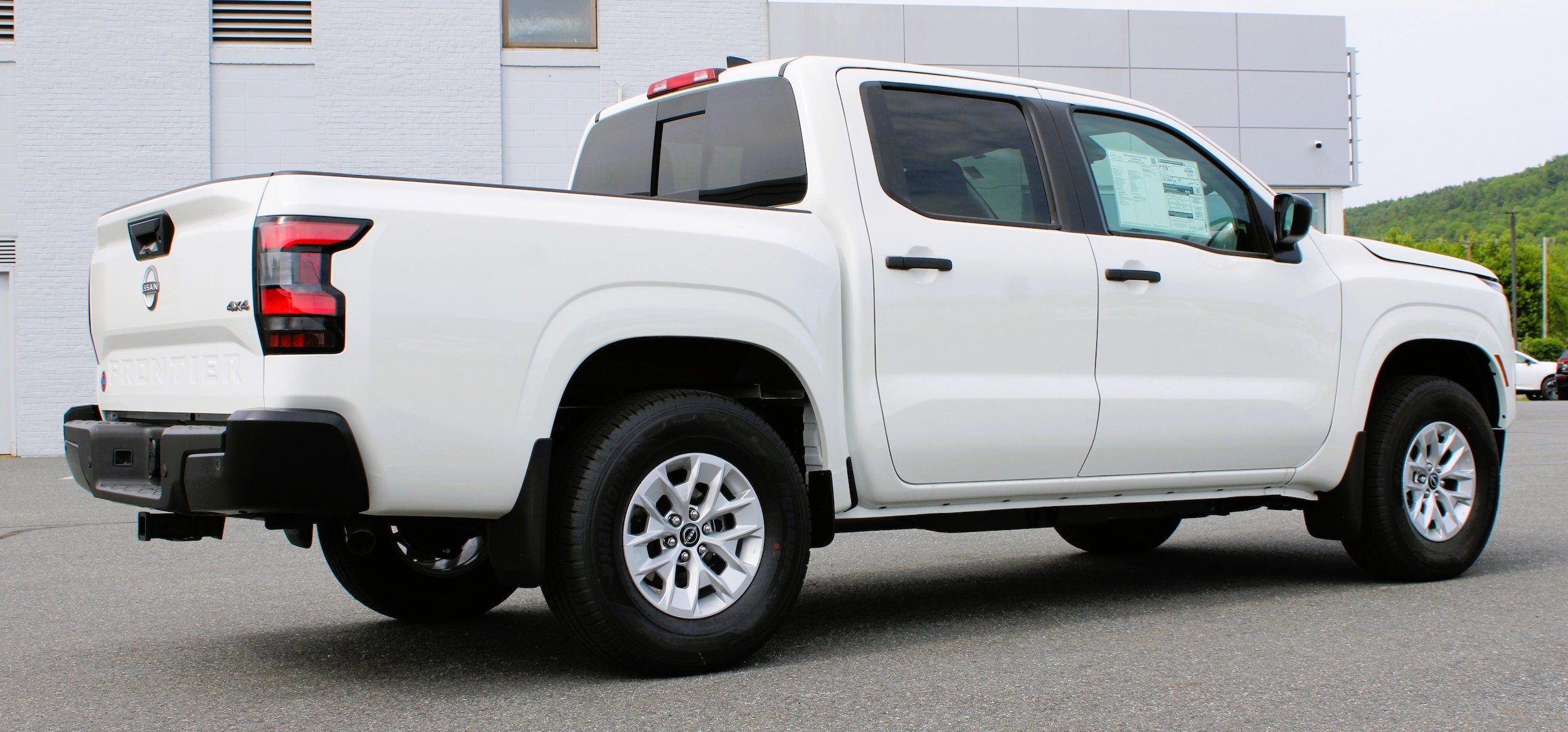 New 2026 Glacier White Nissan Crew Cab S image 7
