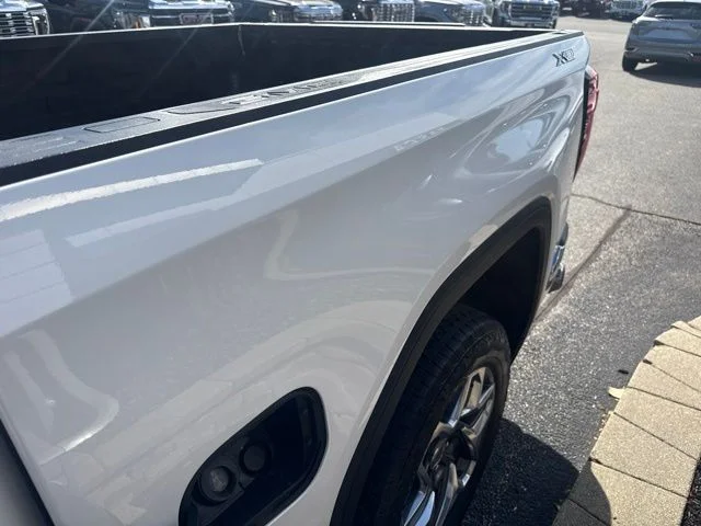 Used 2023 White GMC SLT image 25