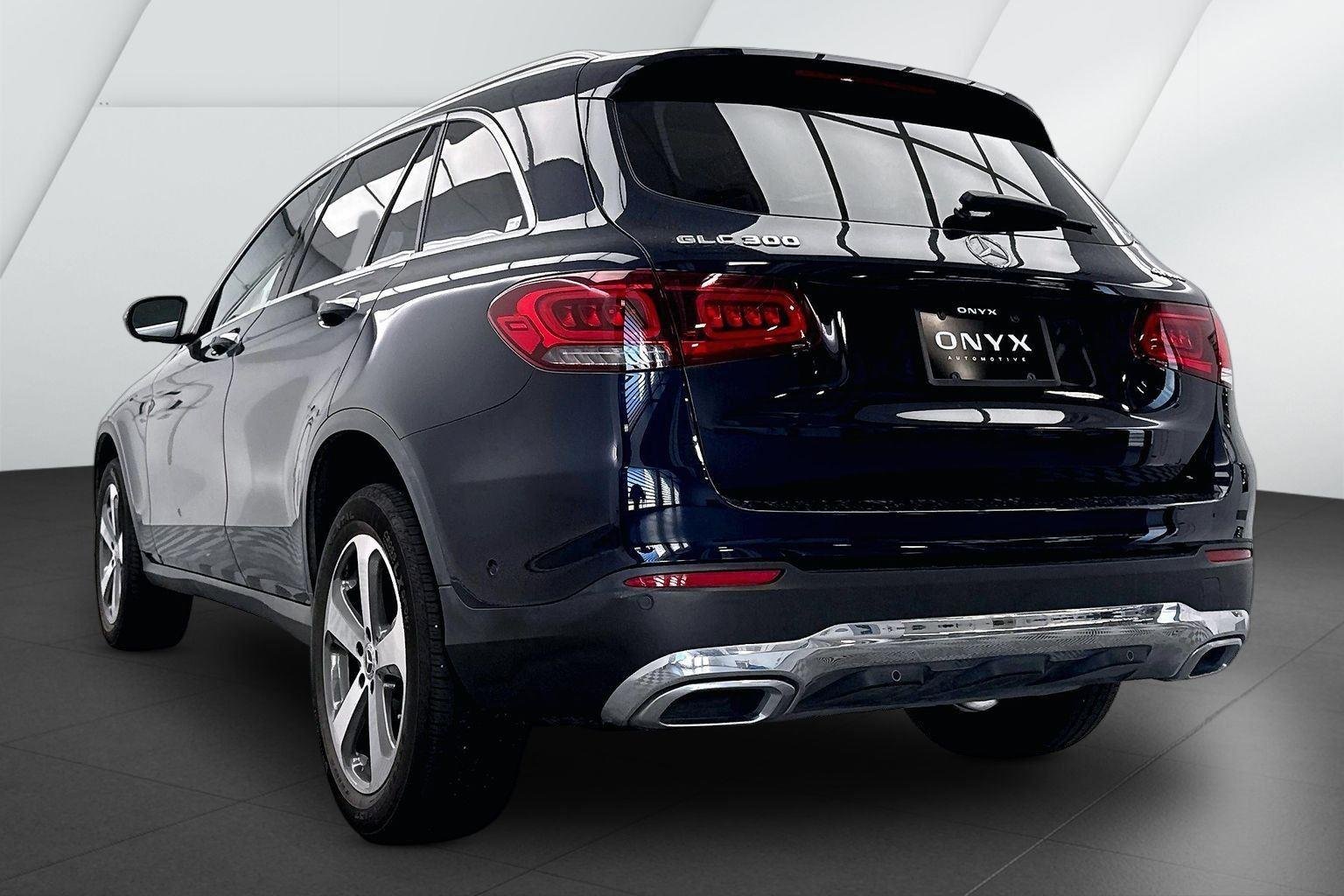 Used 2022 Lunar Blue Metallic Mercedes-Benz GLC 300 image 9