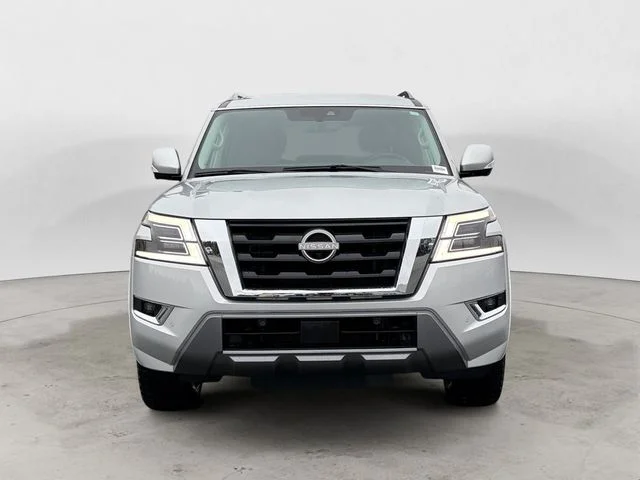 Used 2023 Silver Nissan SL image 2