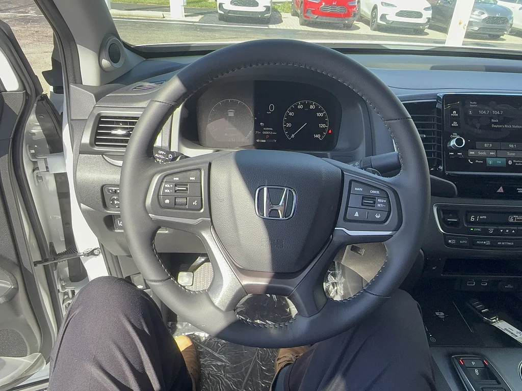 New 2026 Platinum White Pearl Honda RTL image 13