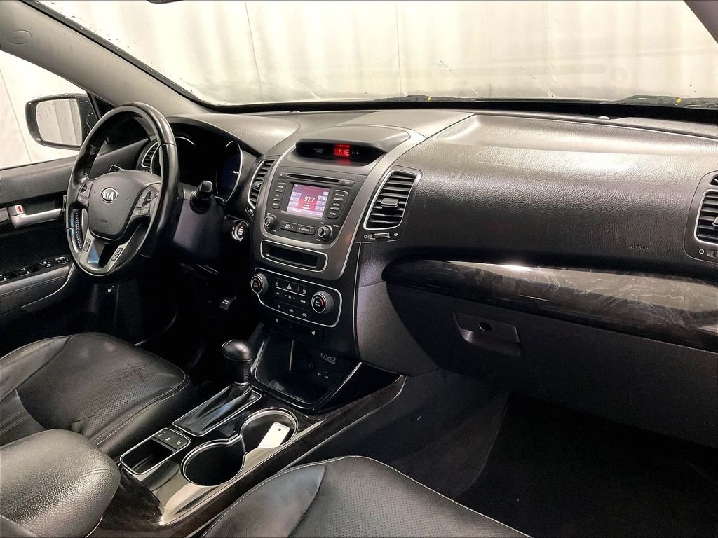 Used 2014 Ebony Black Kia EX image 14