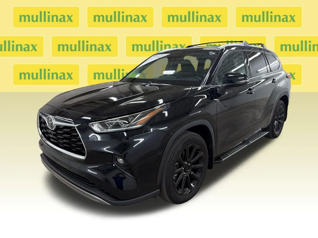 Certified Used 2022 Black Toyota Platinum image 15