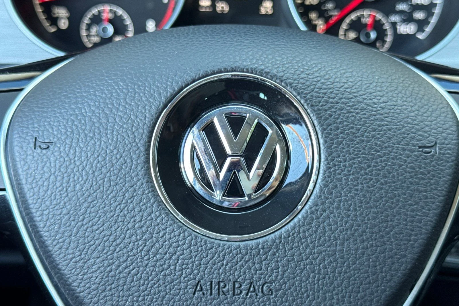 Used 2015 Lapiz Blue Metallic Volkswagen TSI SE 4-Door image 31