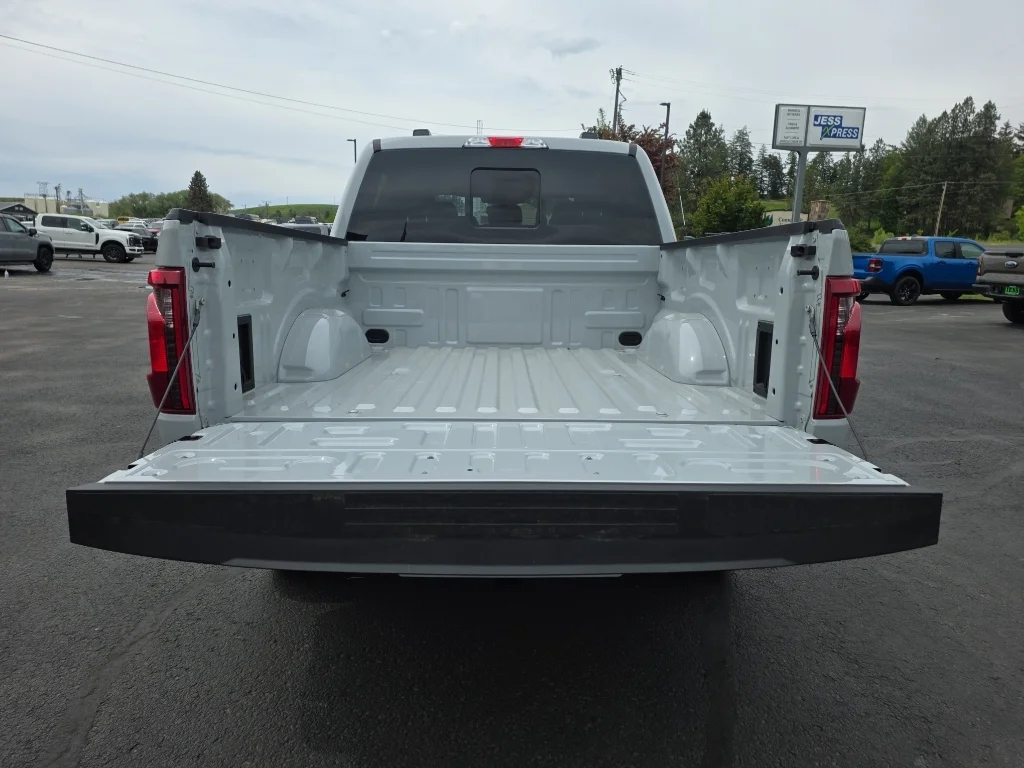 New 2026 Avalanche Ford XLT image 9