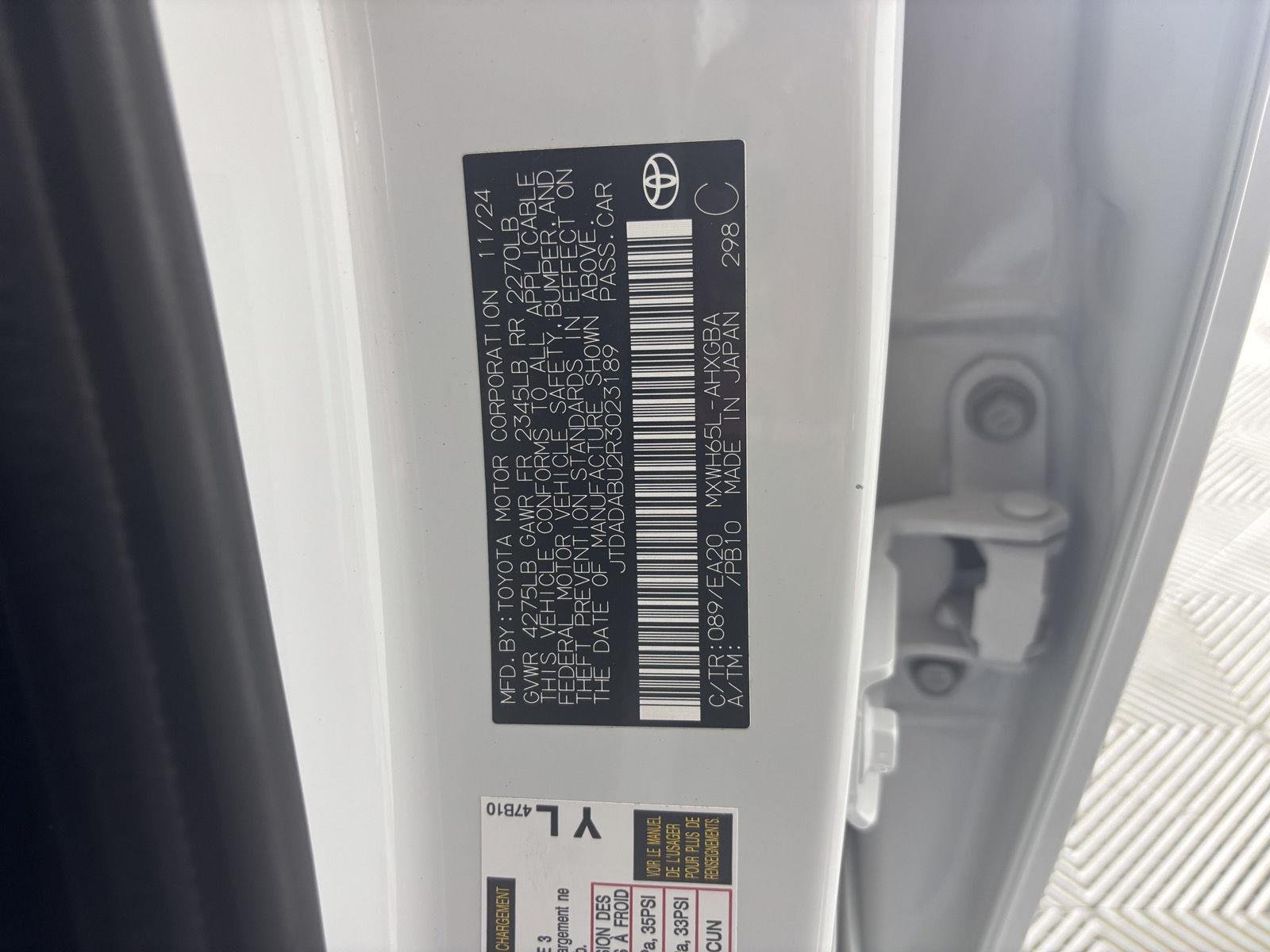 Used 2024 Wind Chill Pearl Toyota XLE image 25