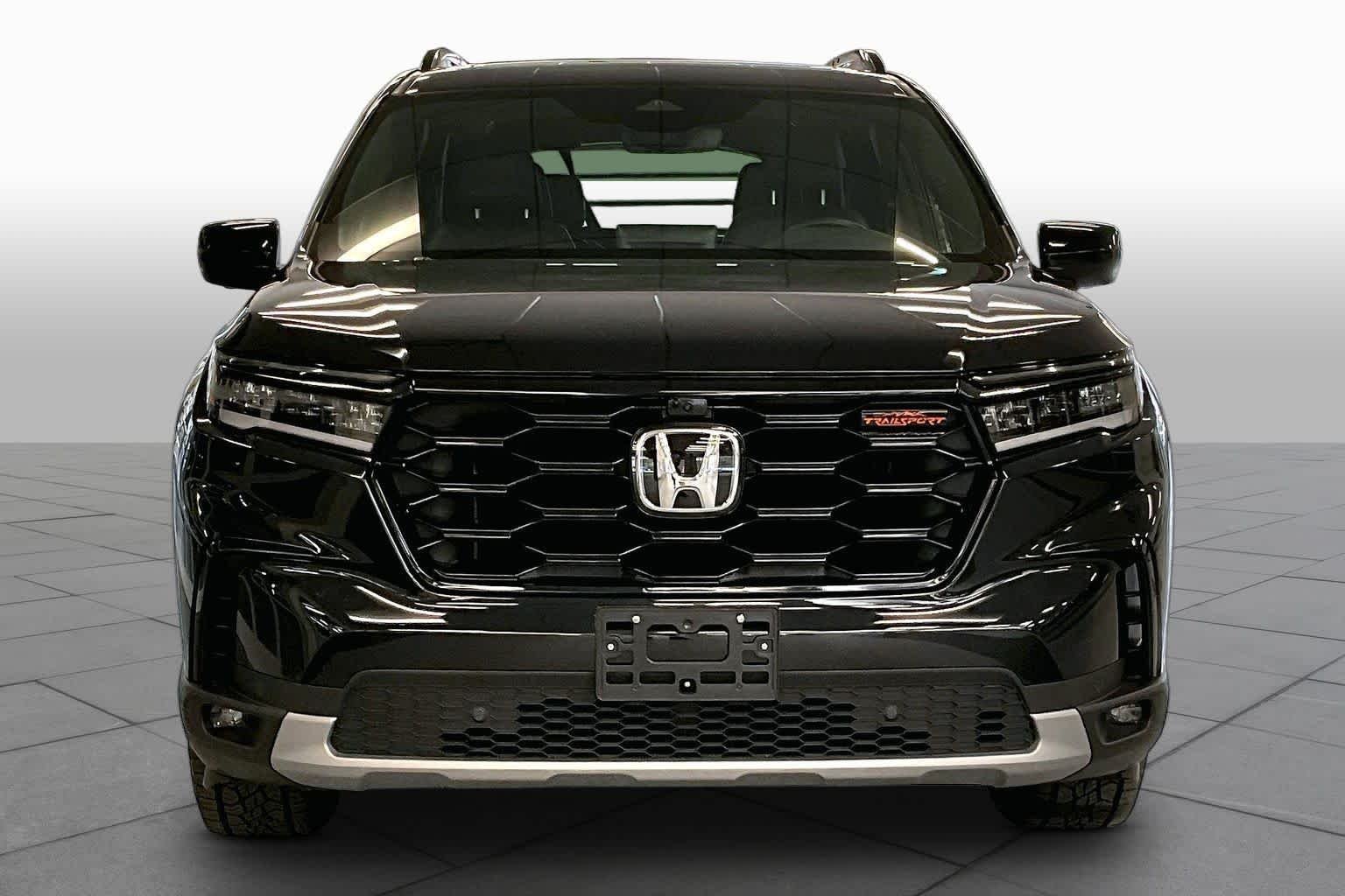 Used 2025 Crystal Black Pearl Honda TrailSport image 4