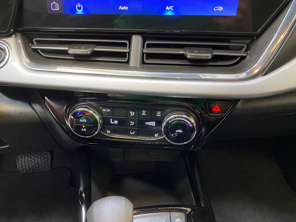 Used 2025 White Chevrolet LT image 40