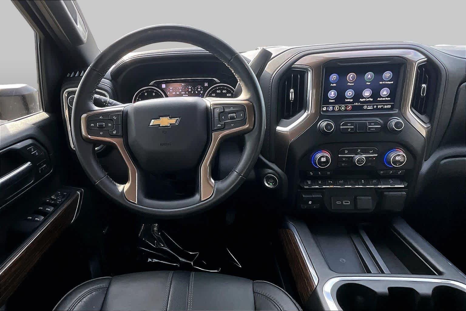 Used 2023 Iridescent Pearl Tricoat Chevrolet High Country image 6