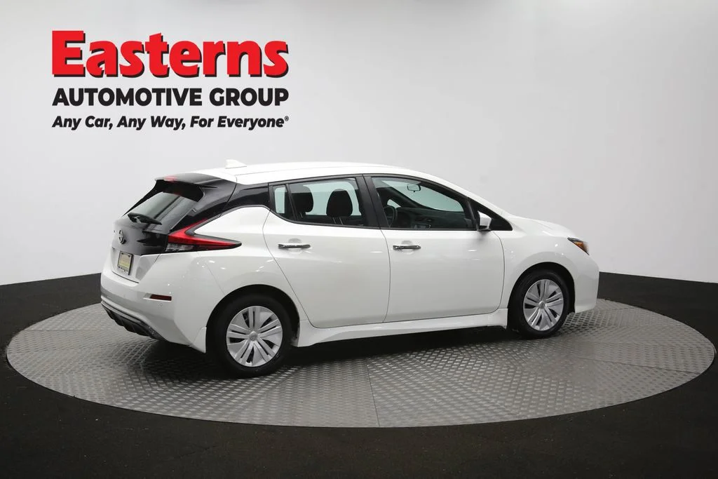 Used 2023 White Nissan S image 38
